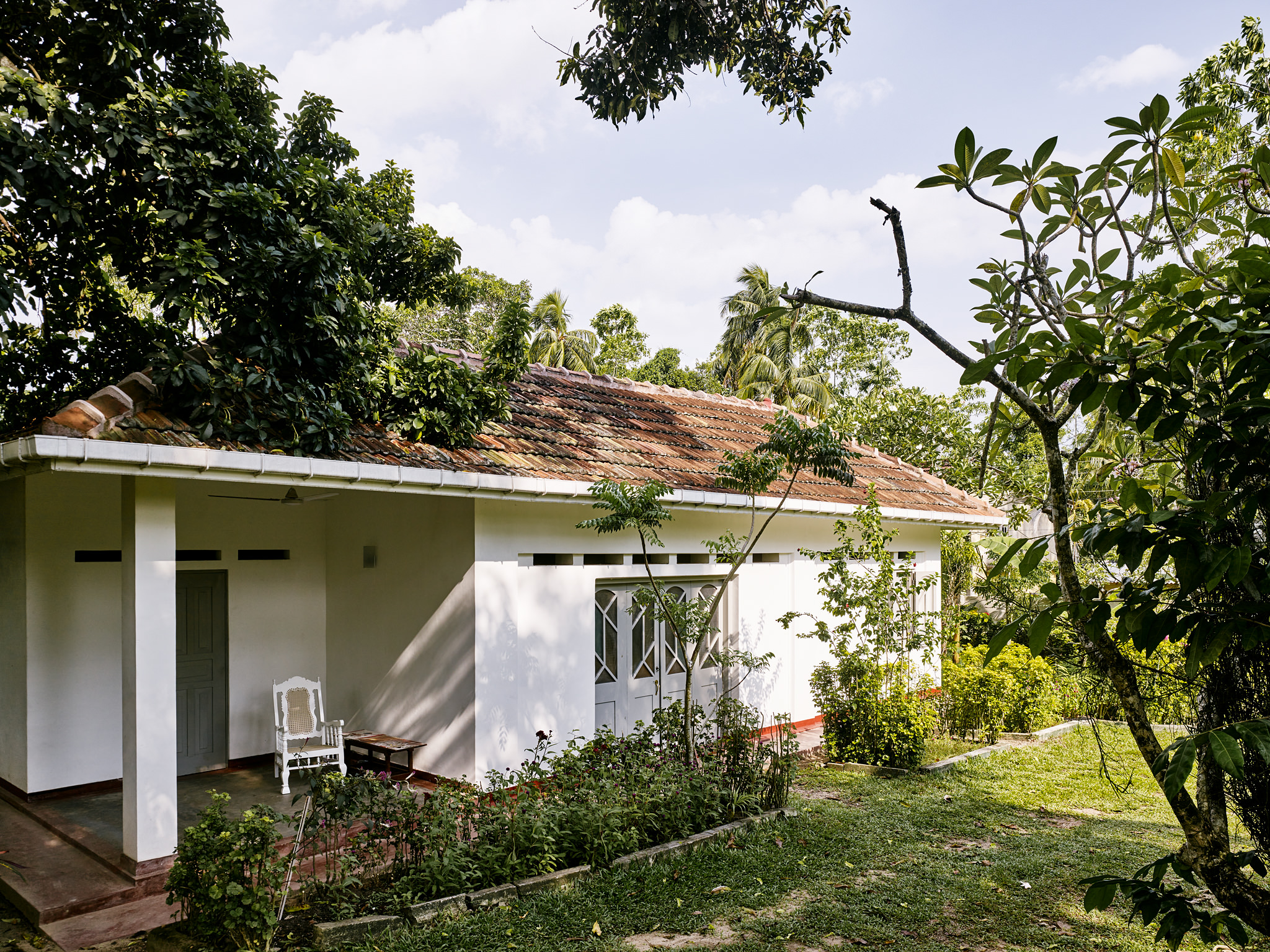 E15550 Alpa 050102 SCREEN